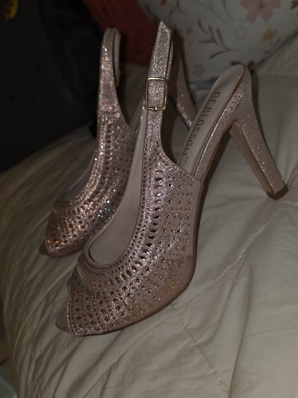 De Blossom Collection Women's Rose Gold Slingback Heels